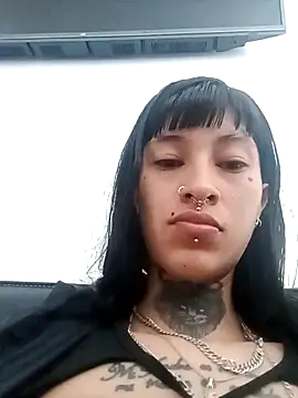 Snapshot of esmeralda06 chatting on 8, 10, 2025 esmeralda06 online show from 8, 10, 2025