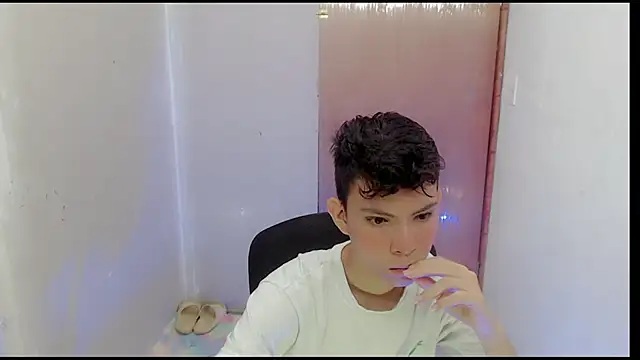 Alexxx lov online show from 30, 1, 2025