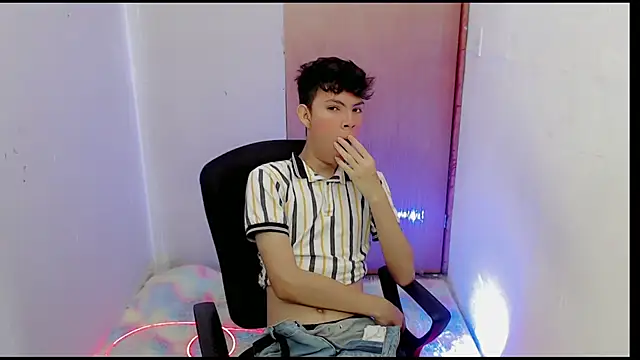 Alexxx lov online show from 3, 2, 2025