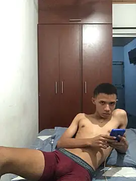 Alvarozzxv online show from 27, 1, 2025