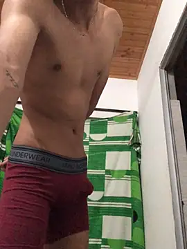 Alvarozzxv online show from 4, 2, 2025