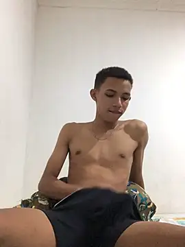 Alvarozzxv online show from 24, 2, 2025