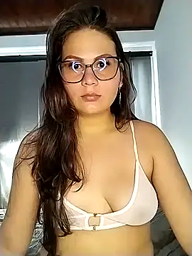 Vale Saenzz online show from 6, 2, 2025