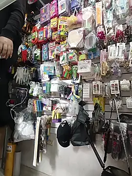 Snapshot of Vale_Saenzz chatting on 15, 10, 2025 Vale Saenzz online show from 15, 10, 2025