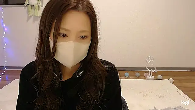 Snapshot of hinano_JP chatting on 27, 10, 2025 hinano JP online show from 27, 10, 2025