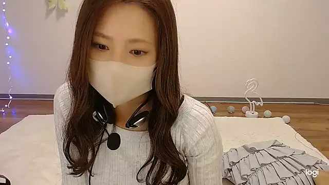 Snapshot of hinano_JP chatting on 4, 11, 2025 hinano JP online show from 4, 11, 2025