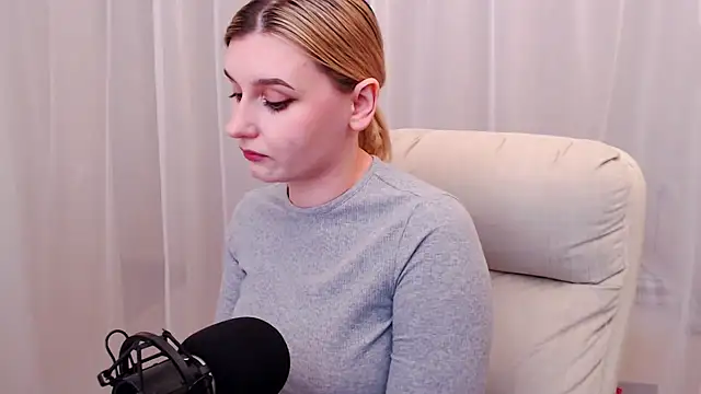 Snapshot of Freya_Celestial chatting on 24, 2, 2025 Freya Celestial online show from 24, 2, 2025