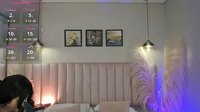 Zoe Banks  online show from 3, 10, 2025