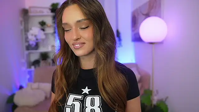 Clara Nia online show from 14, 12, 2025