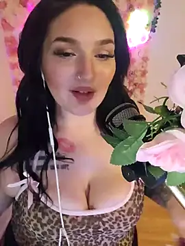 Snapshot of Jinyxx3 chatting on 7, 2, 2025 Jinyxx3 online show from 7, 2, 2025