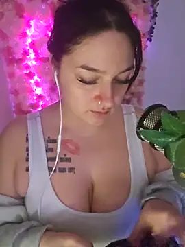 Snapshot of Jinyxx3 chatting on 7, 3, 2025 Jinyxx3 online show from 7, 3, 2025