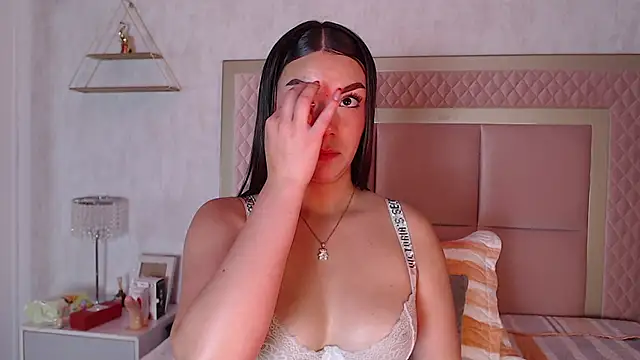 Snapshot of ElhaThomson chatting on 23, 2, 2025 ElhaThomson online show from 23, 2, 2025