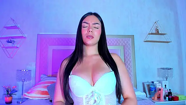 Snapshot of ElhaThomson chatting on 19, 3, 2025 ElhaThomson online show from 19, 3, 2025