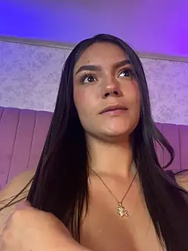 Snapshot of ElhaThomson chatting on 21, 3, 2025 ElhaThomson online show from 21, 3, 2025