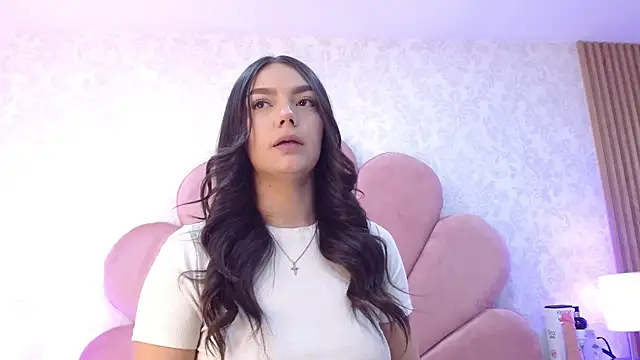 Snapshot of ElhaThomson chatting on 22, 11, 2025 ElhaThomson online show from 22, 11, 2025