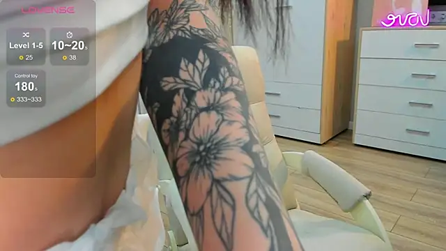  dkny  online show from 19, 12, 2025