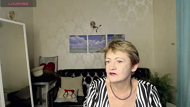 Snapshot of SexyGrandma_ chatting on 16, 10, 2025 SexyGrandma online show from 16, 10, 2025