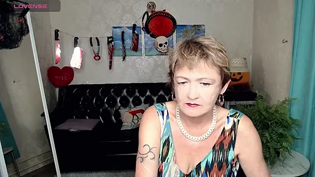 Snapshot of SexyGrandma_ chatting on 23, 10, 2025 SexyGrandma online show from 23, 10, 2025