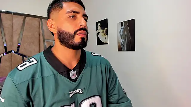 Snapshot of LeandroRusso chatting on 4, 3, 2025 LeandroRusso online show from 4, 3, 2025