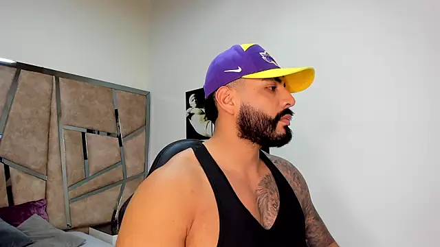 Snapshot of LeandroRusso chatting on 15, 3, 2025 LeandroRusso online show from 15, 3, 2025