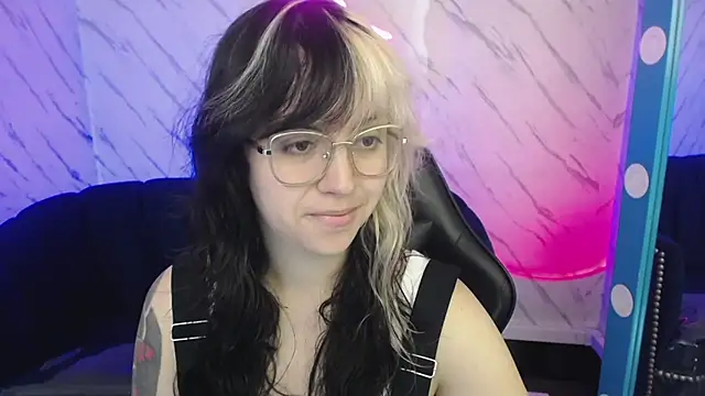 Hela v online show from 21, 2, 2026