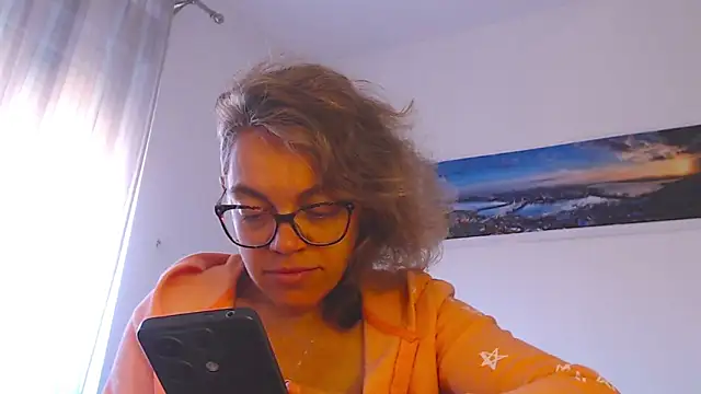 Snapshot of Ju-Hot chatting on 14, 10, 2025 Ju-Hot online show from 14, 10, 2025