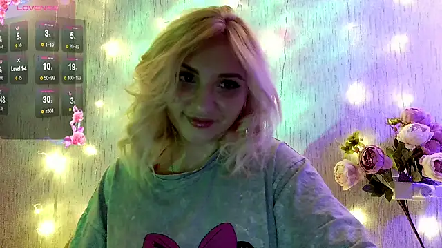 Snapshot of MegicalLoy chatting on 12, 2, 2025 MegicalLoy online show from 12, 2, 2025
