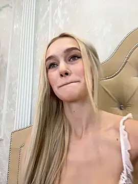 Snapshot of KristinaDane chatting on 5, 2, 2025 KristinaDane online show from 5, 2, 2025