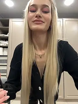 Snapshot of KristinaDane chatting on 9, 2, 2025 KristinaDane online show from 9, 2, 2025