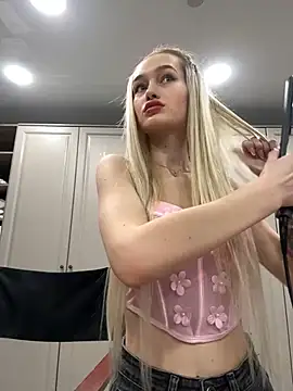 Snapshot of KristinaDane chatting on 14, 2, 2025 KristinaDane online show from 14, 2, 2025