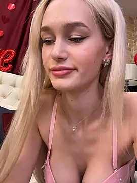 Snapshot of KristinaDane chatting on 14, 2, 2025 KristinaDane online show from 14, 2, 2025