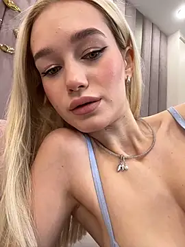 Snapshot of KristinaDane chatting on 28, 2, 2025 KristinaDane online show from 28, 2, 2025