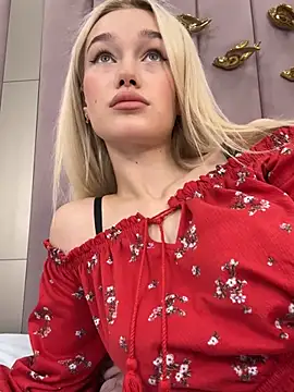 Snapshot of KristinaDane chatting on 19, 3, 2025 KristinaDane online show from 19, 3, 2025