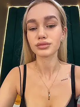 Snapshot of KristinaDane chatting on 15, 12, 2025 KristinaDane online show from 15, 12, 2025