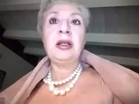 Snapshot of divinaerotica chatting on 3, 2, 2025 divinaerotica online show from 3, 2, 2025