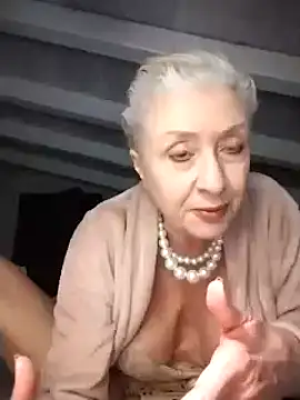 Snapshot of divinaerotica chatting on 7, 2, 2025 divinaerotica online show from 7, 2, 2025