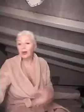 divinaerotica online show from 17, 3, 2025