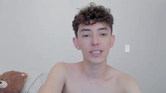 Snapshot of miketwink chatting on 20, 10, 2025 miketwink online show from 20, 10, 2025