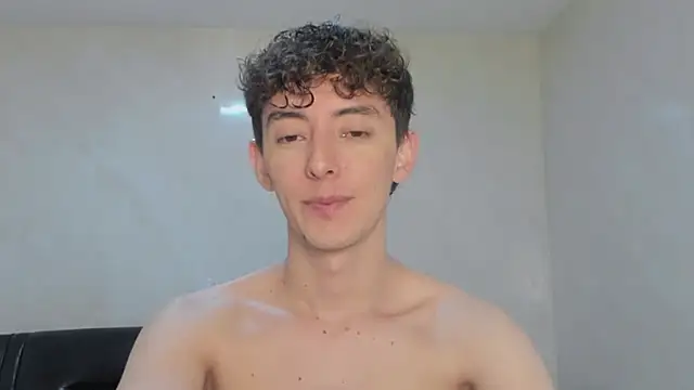 Snapshot of miketwink chatting on 22, 11, 2025 miketwink online show from 22, 11, 2025