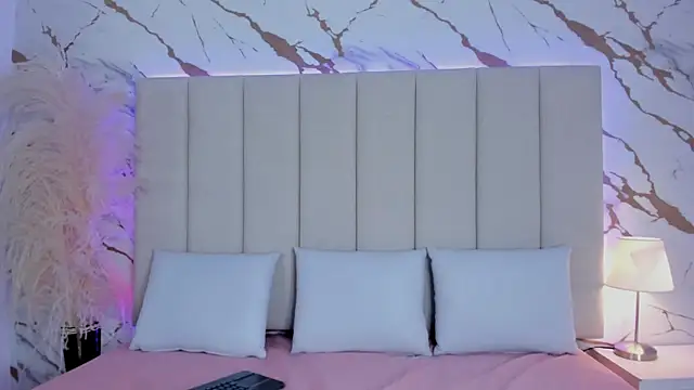 Mia greco  online show from 1, 11, 2025