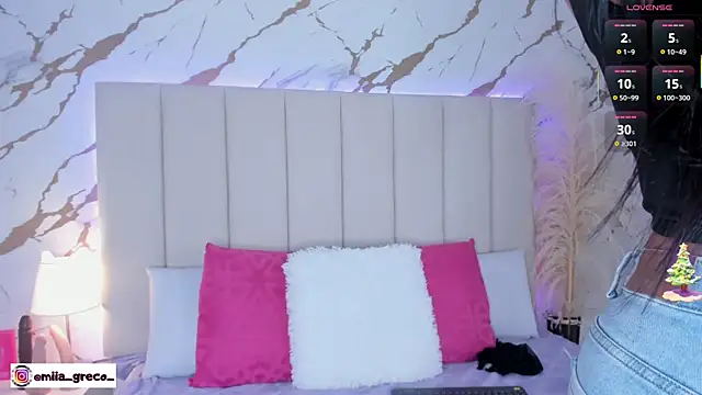 Mia greco  online show from 12, 11, 2025