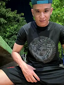 Snapshot of arevalo1124 chatting on 8, 11, 2025 arevalo1124 online show from 8, 11, 2025