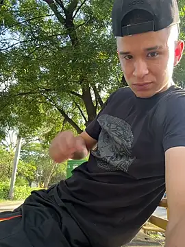 Snapshot of arevalo1124 chatting on 10, 11, 2025 arevalo1124 online show from 10, 11, 2025