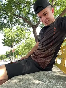 Snapshot of arevalo1124 chatting on 22, 11, 2025 arevalo1124 online show from 22, 11, 2025