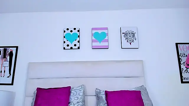 BrielaDiCaprio online show from 16, 10, 2025