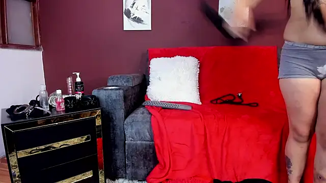 SOPHI WOLFF online show from 4, 2, 2025