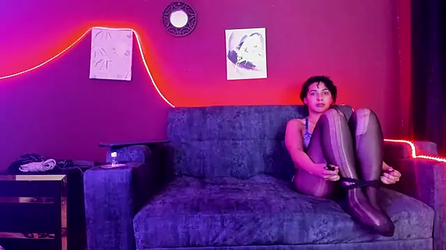 SOPHI WOLFF online show from 6, 3, 2025