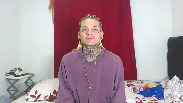 Snapshot of hot_man05 chatting on 3, 2, 2025 hot man05 online show from 3, 2, 2025