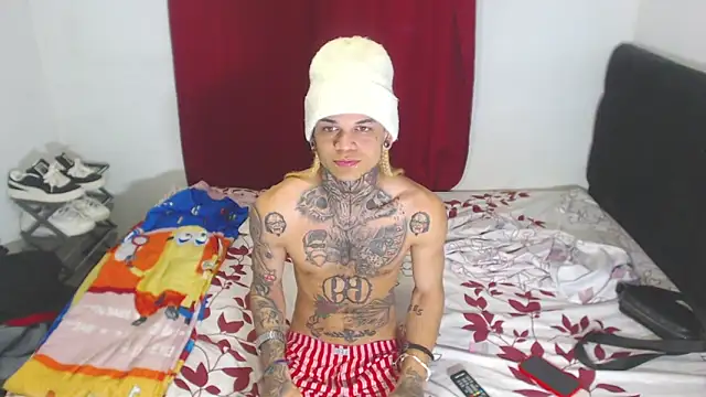 Snapshot of hot_man05 chatting on 11, 2, 2025 hot man05 online show from 11, 2, 2025