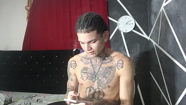 Snapshot of hot_man05 chatting on 11, 10, 2025 hot man05 online show from 11, 10, 2025